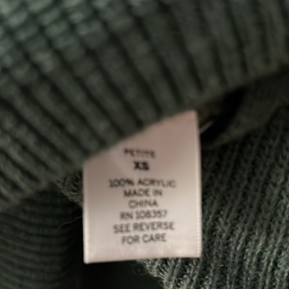 Sweater - Picture 6 of 7
